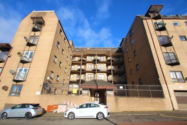 Minerva Court, Glasgow, G3 - Photo 1