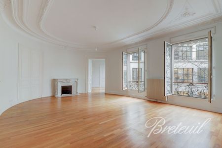 Tout savoir sur cet appartement dans le quartier Saint Philippe du Roule, à Paris 8ème - Photo 4