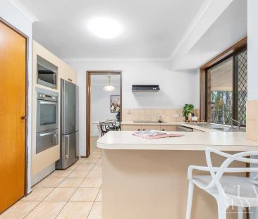 “Spacious House, Large yard and Double Shed!!!” - Photo 1
