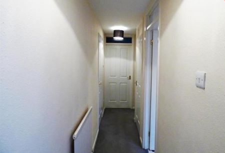 One Bedroom Ground Floor Spacious Maisonette to Rent in High Wycombe - Photo 5