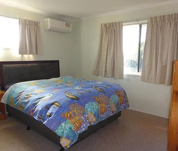 Family-Friendly Home in Strathpine - Photo 5