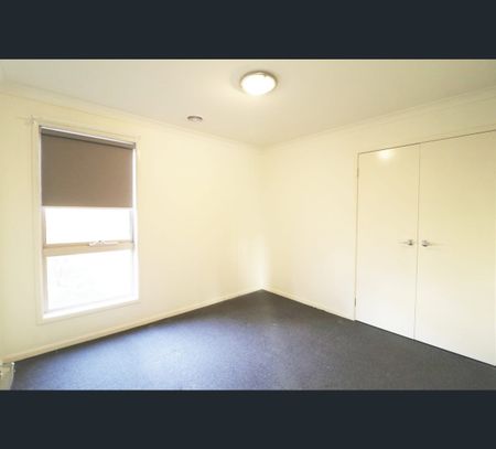 10 Wotan Place, Kurunjang, Vic 3337 - Photo 3