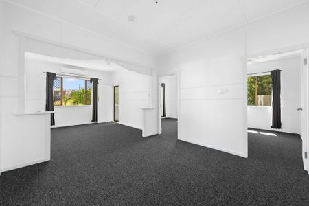 1 Kenilworth Street, NORTH TOOWOOMBA - Photo 4