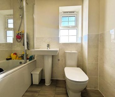 4 bedroom detached house to rent - Photo 6