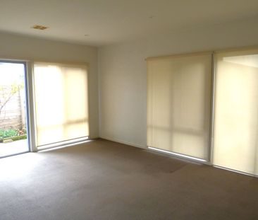 Modern, Spacious & Perfectly Located! - Photo 6