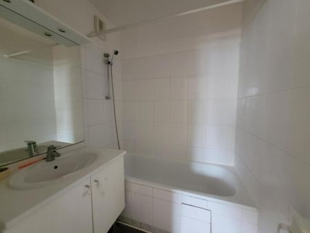 Location Appartement 2 pièces 42m² BOLBEC 76210 - Photo 3