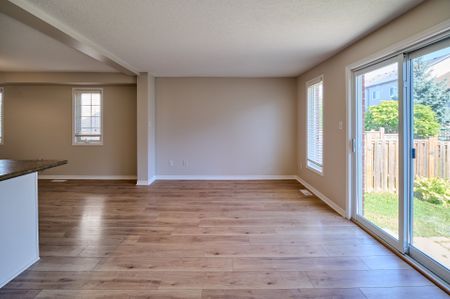 For Lease - 16 Chantilly Street, Kitchener, Ontario - Photo 2