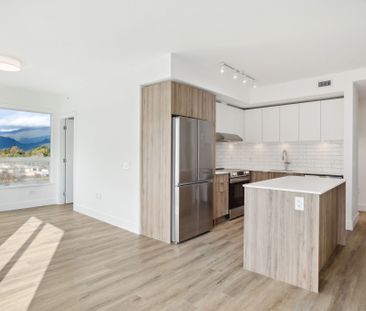 537 Foster Avenue, Coquitlam - Photo 3