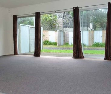 Two Bedroom in Waikanae Beach - Photo 4