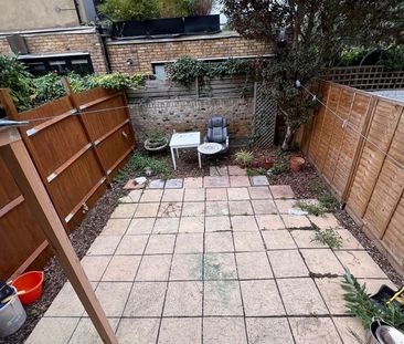 Room in a Shared House, Scawen Road, SE8 - Photo 1