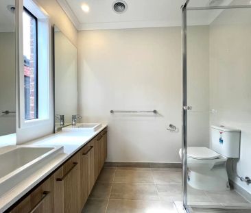 “Brand new family home!” - Photo 1