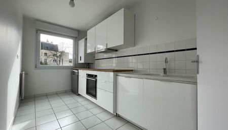 Appartement 4 pièces 80m2 REIMS 990 euros - Photo 2