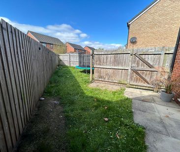3 bedroom semi-detached house to rent - Photo 4