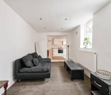 2 bedroom maisonette to rent - Photo 1