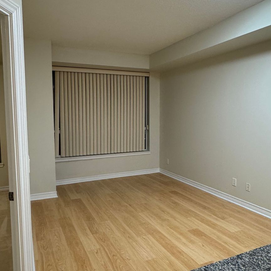 For Lease - 15 North Park Road Unit# 1003, Vaughan, Ontario - Photo 1