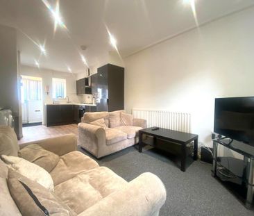 5 bedroom house to rent - Photo 1