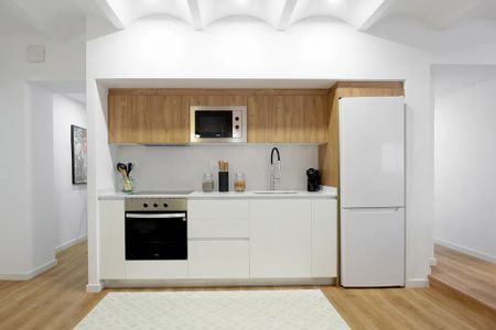 Carrer de Nàpols, Barcelona, Catalonia 08013 - Photo 5