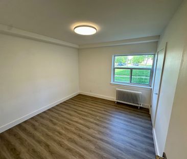 For Lease - 11 Wingreen Court Unit# 1, Toronto, Ontario - Photo 3