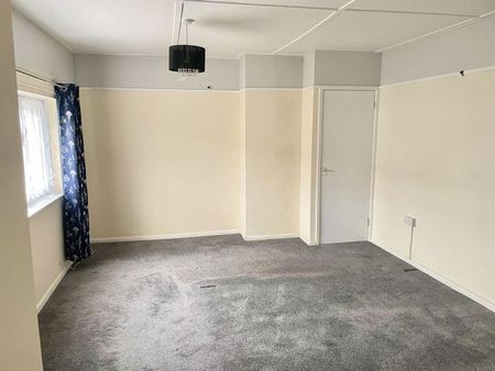 2 bedroom end of terrace house to rent - Photo 3