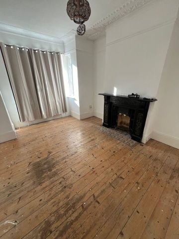 4 Bed Terraced House, St. Albans Crescent, N22 - Photo 2