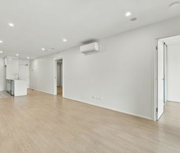 Modern Two-Bedroom Apartment in the Heart of Griffith - Photo 3