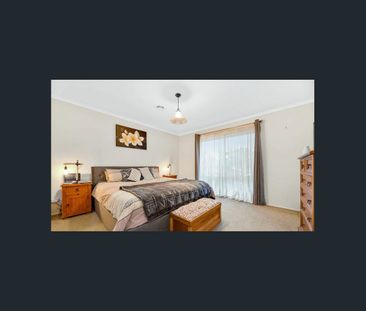 Spacious Family Living in a Prime Narre Warren South Location - Photo 4