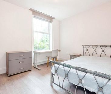 8 bedroom semi-detached house to rent - Photo 4