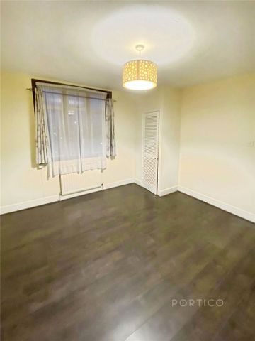 3 bedroom flat to rent - Photo 4