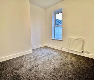 4 bedroom House To Let - Photo 5