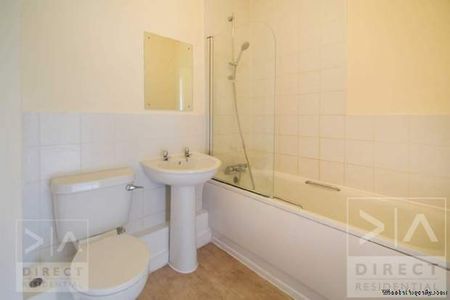 2 bedroom property to rent in Leatherhead - Photo 4