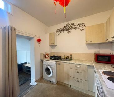 High Street, Cheltenham, GL50 - Photo 2