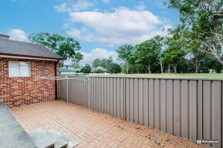 Spacious & Convenient 3-Bedroom Townhouse in Prime Kingswood Location! - Photo 4