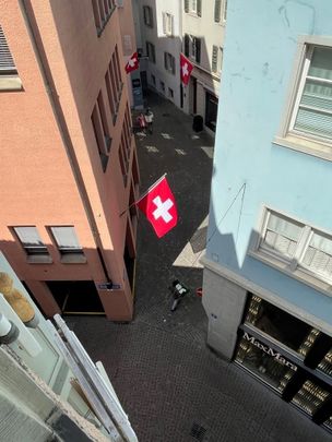 "Einzigartiges 6.5-Zimmer-Einfamilien-Altstadthaus in Zürich" - Photo 1