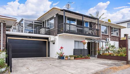 Renovated & Elevated - Expansive Living - Photo 5