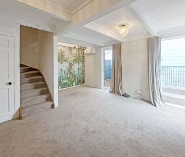 Townhouse Living - Photo 6
