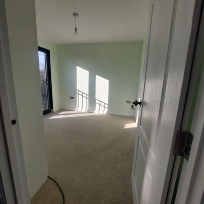 1 bedroom in a house share to rent - Photo 1