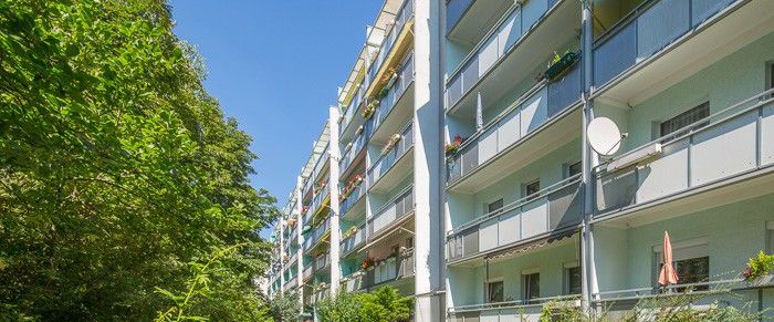 Sofort bezugfertige 3-Zimmerwohnung im 1.OG mit verglastem Balkon wartet auf Sie! - Photo 1