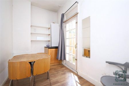 3 bedroom apartment to rent - Photo 4