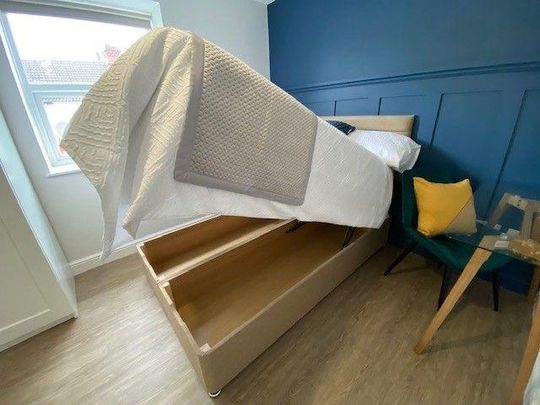 1 bedroom in a house share to rent - Photo 1