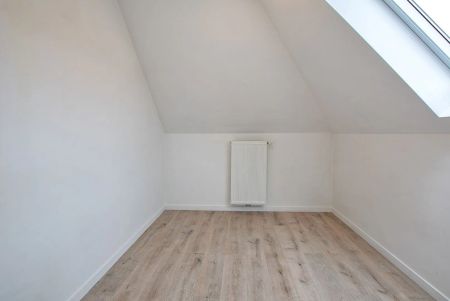 Gerenoveerd 3-slaapkamerappartement te huur in kleinschalig gebouw te Bredene. - Foto 4
