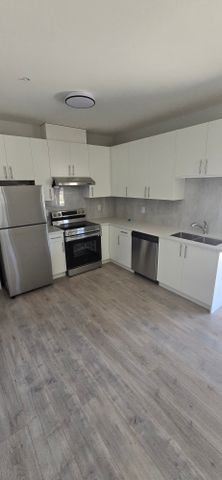 #Lower B 5283 Highview Drive - Photo 5