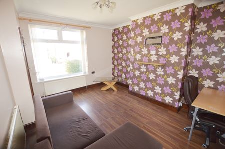 Atherton Close, Arbourthorne, Sheffield, S2 - Photo 4