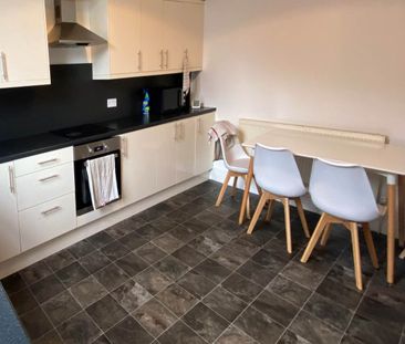 Mitford Place (Room 2), Armley, Leeds - Photo 4