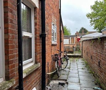 6 bedroom semi-detached house to rent - Photo 6