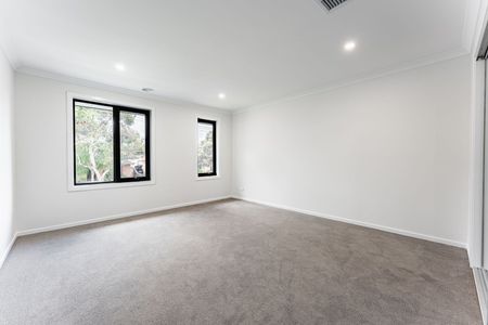 9A Malcolm Street, Oak Park VIC 3046 - Photo 2