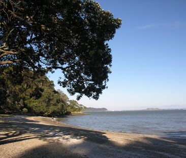 Property Management33A Valley Road, Titirangi - House for Rent - Photo 5