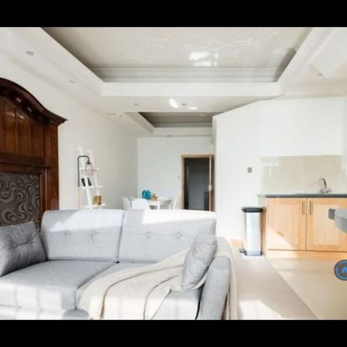 3 bedroom flat to rent - Photo 1