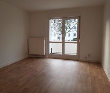 Wir sanieren für Sie! 3 Zimmer-Wohnung im EG mit Balkon in Merseburg - Photo 1