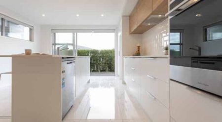 Lakes easy care living - Photo 2