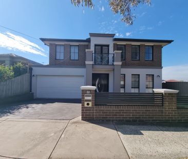 Spacious Double-Storey Family Home with Luxurious Touches throughout - Photo 2